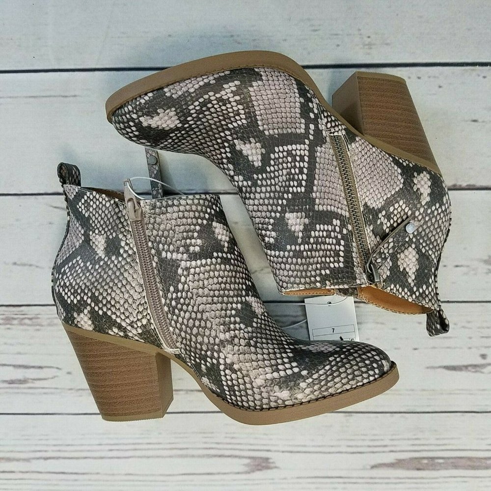 Universal Thread Jameson  Snake Zip Bootie